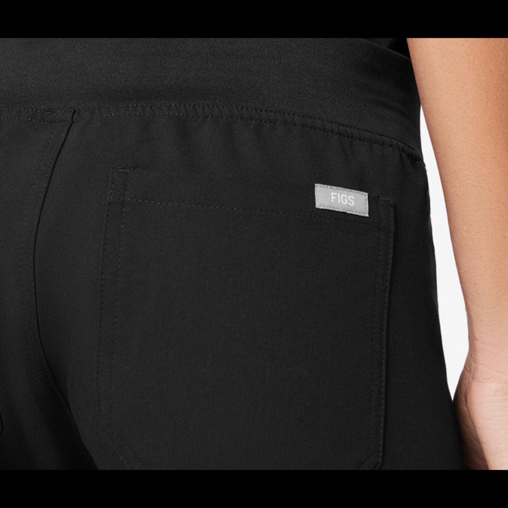 medium figs scrub pants